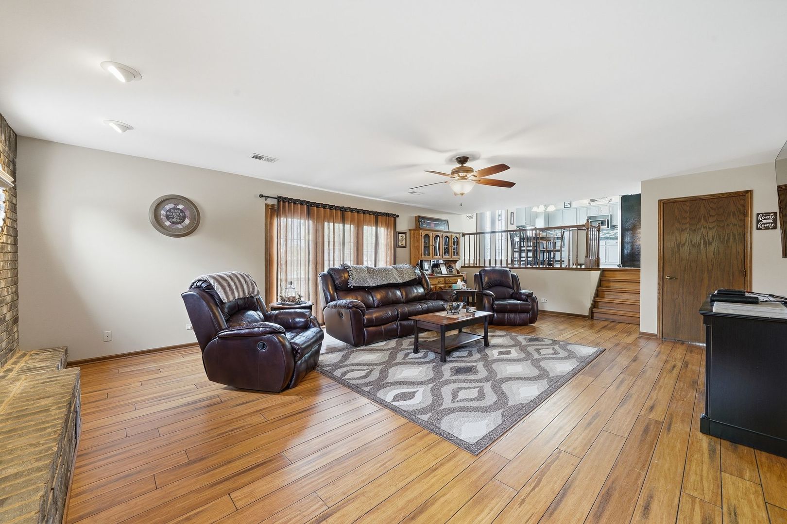 14807 Becky Court, Oak Forest, IL 60452