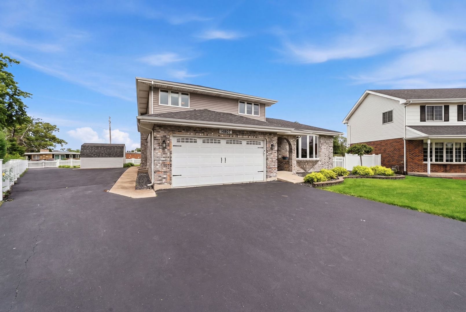14807 Becky Court, Oak Forest, IL 60452