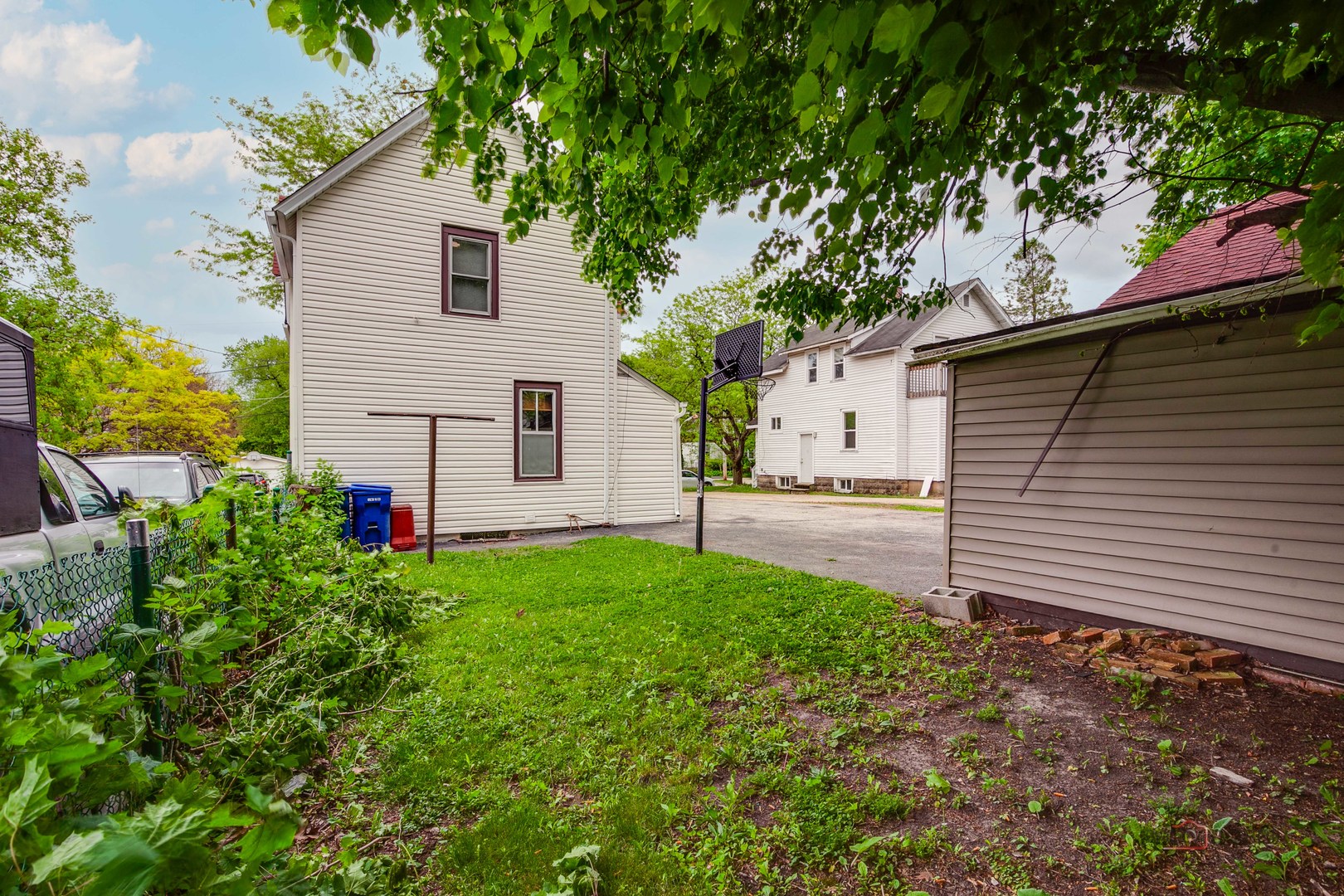 228 S Lincoln Avenue, Waukegan, IL 60085
