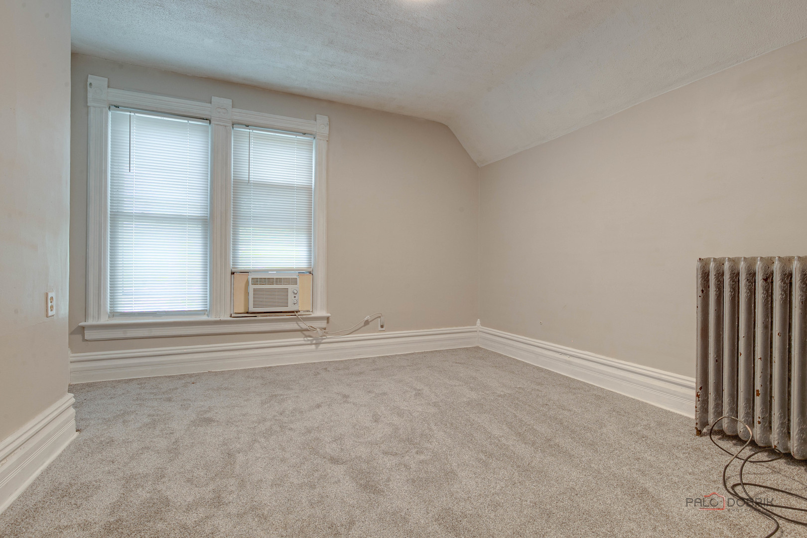 228 S Lincoln Avenue, Waukegan, IL 60085