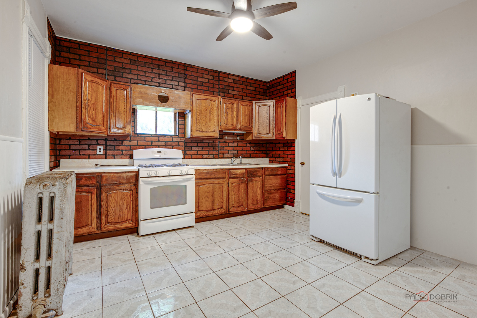 228 S Lincoln Avenue, Waukegan, IL 60085