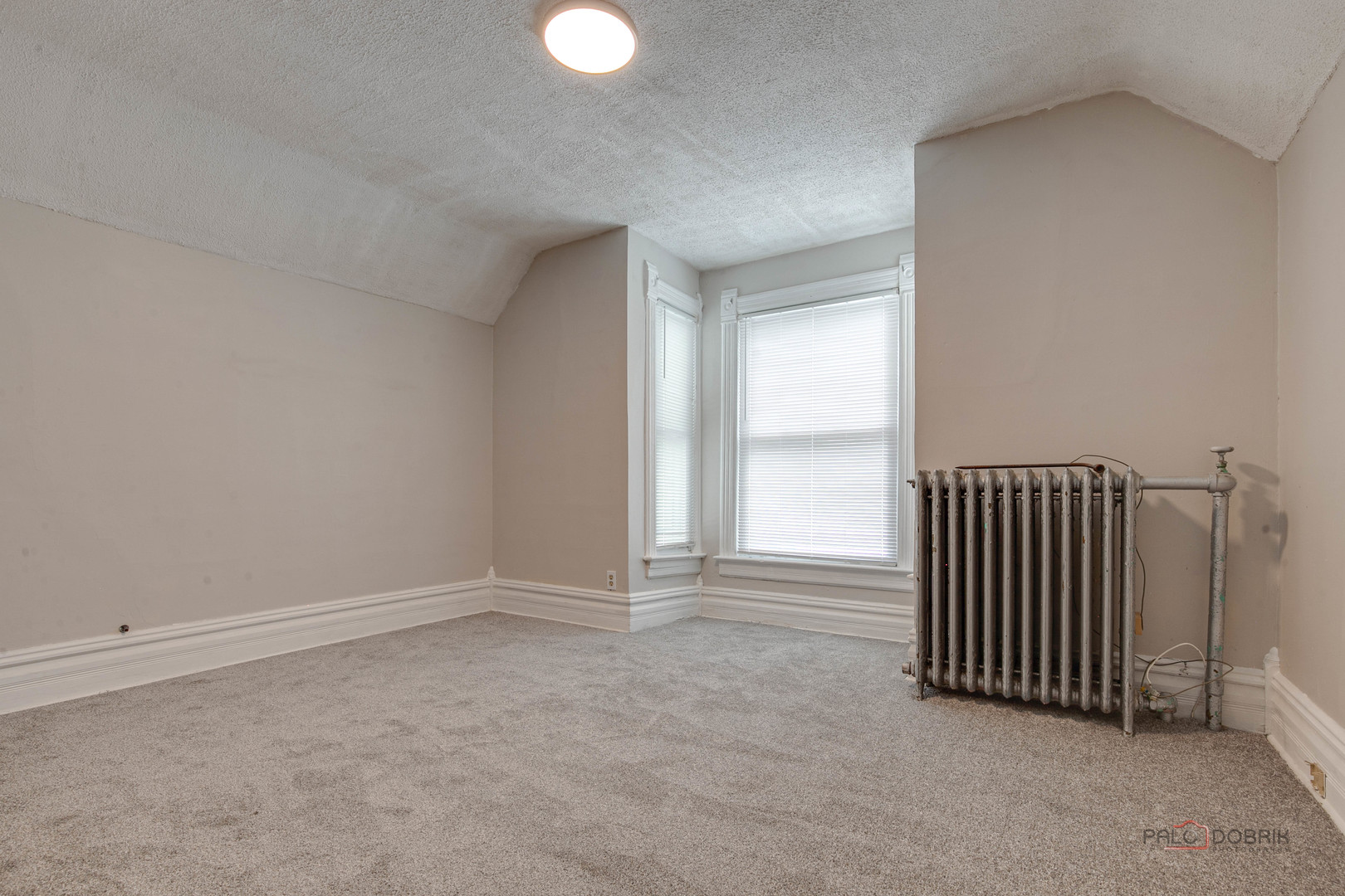 228 S Lincoln Avenue, Waukegan, IL 60085