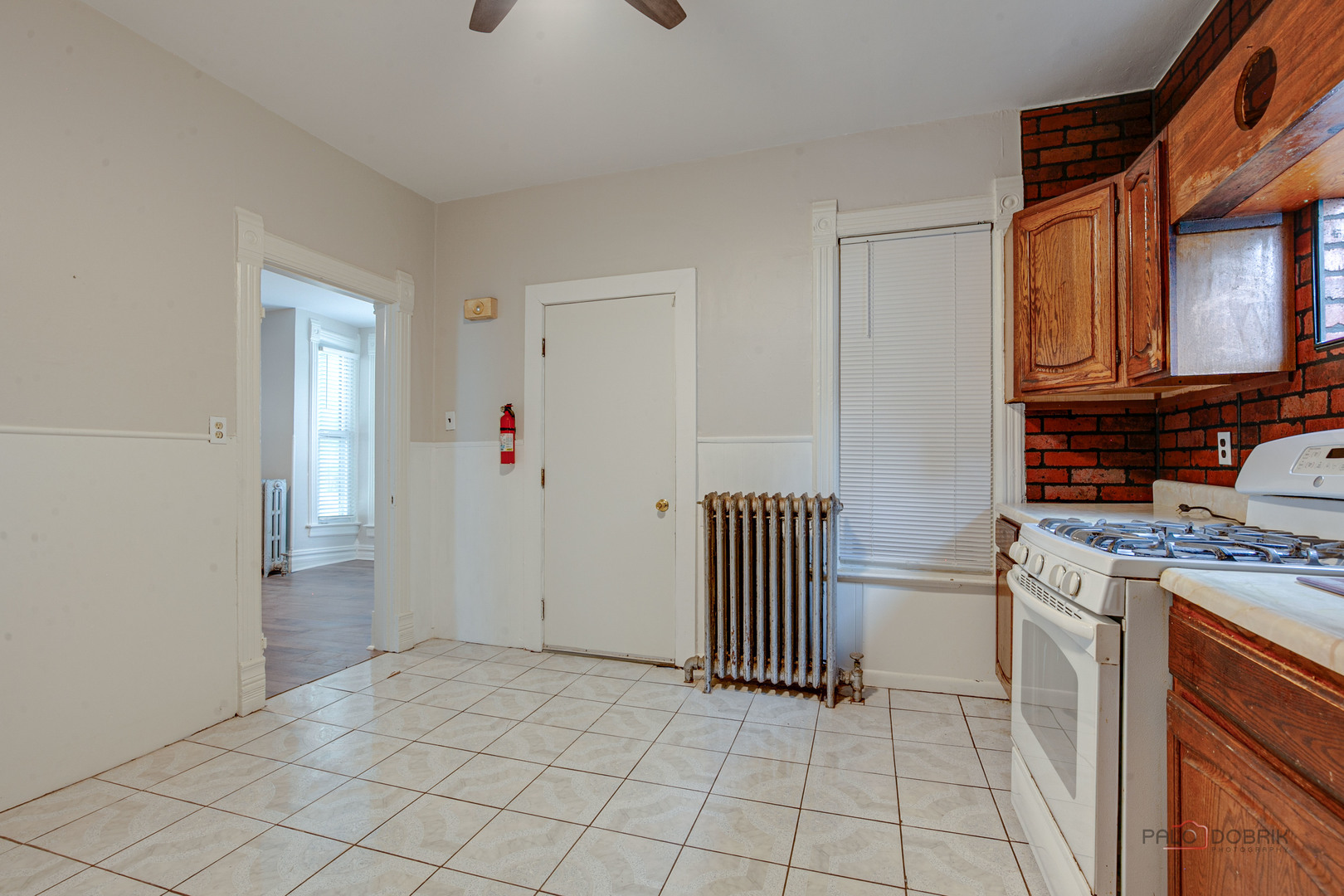 228 S Lincoln Avenue, Waukegan, IL 60085