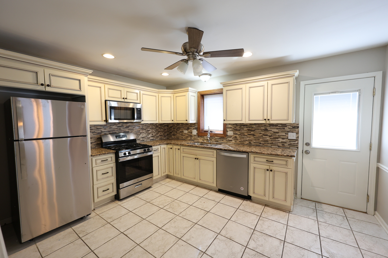 8537 163rd Street, Tinley Park, IL 60487
