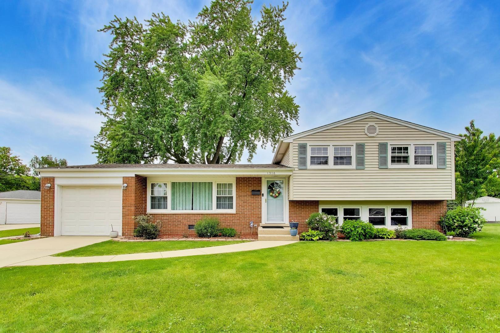 1316 W Plymouth Court, Arlington Heights, IL 60004