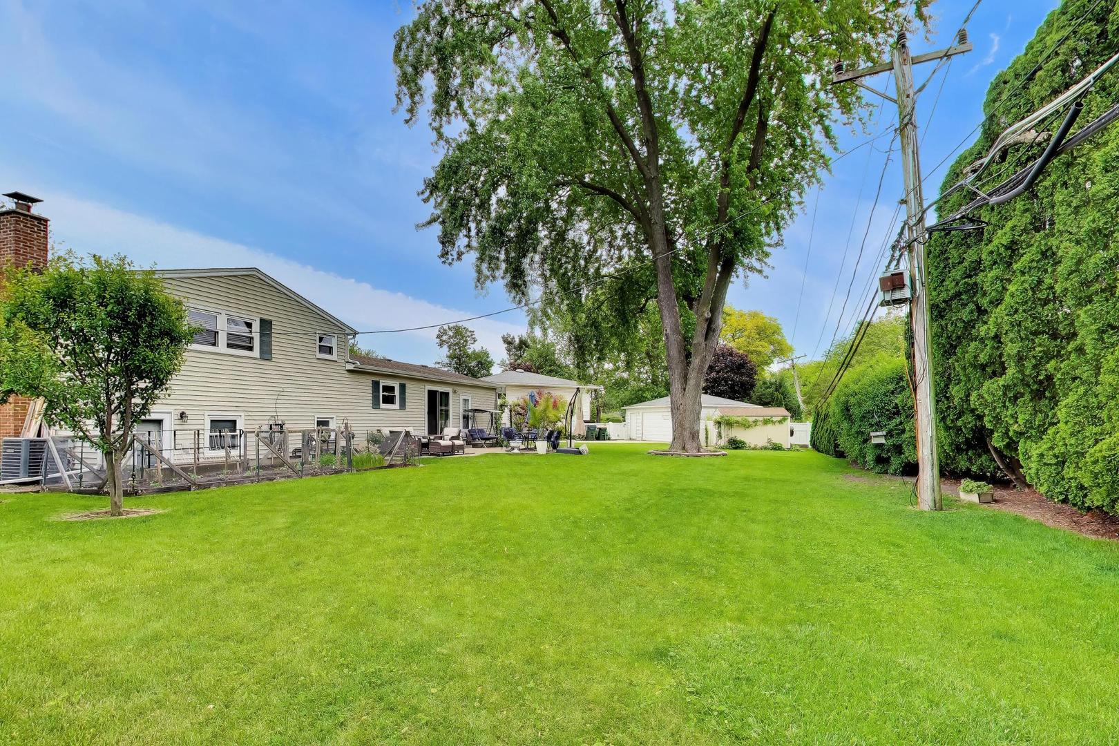 1316 W Plymouth Court, Arlington Heights, IL 60004