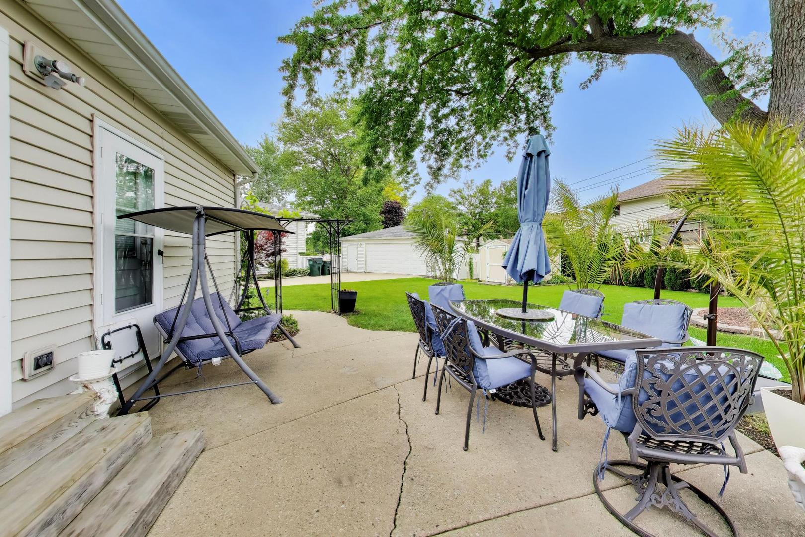 1316 W Plymouth Court, Arlington Heights, IL 60004