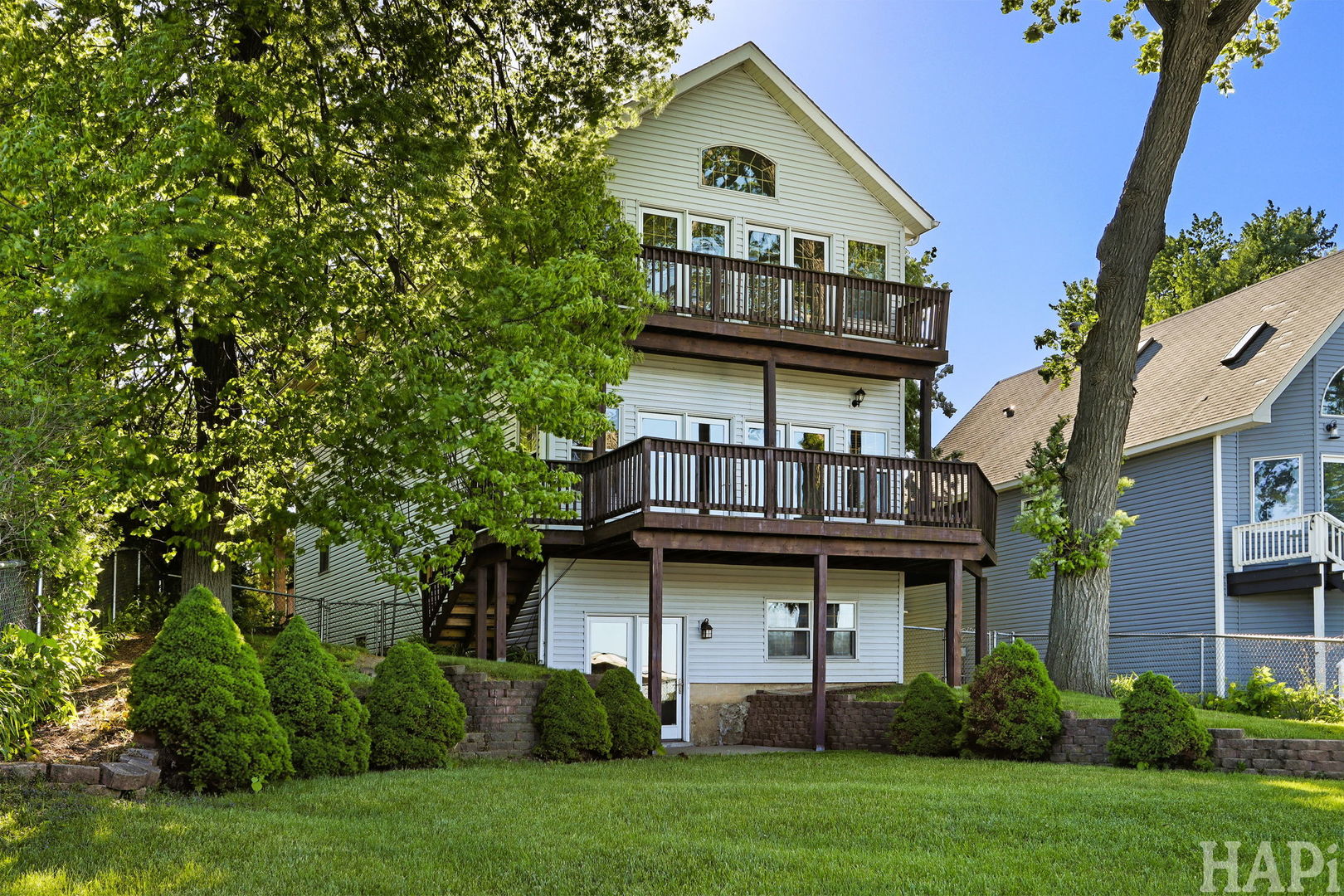9 Lakeside Lane, Fox Lake, IL 60020