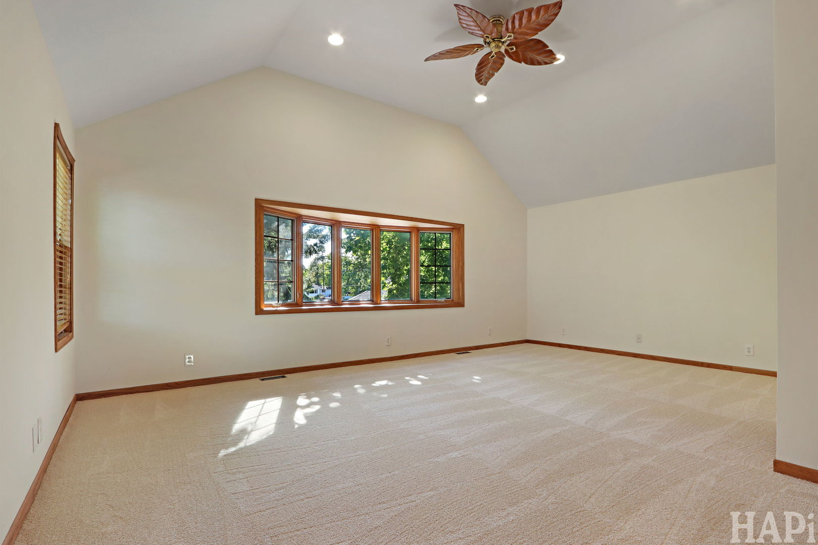 9 Lakeside Lane, Fox Lake, IL 60020
