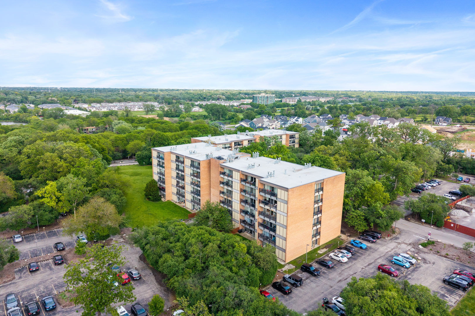 6010 Oakwood Drive #6A, Lisle, IL 60532
