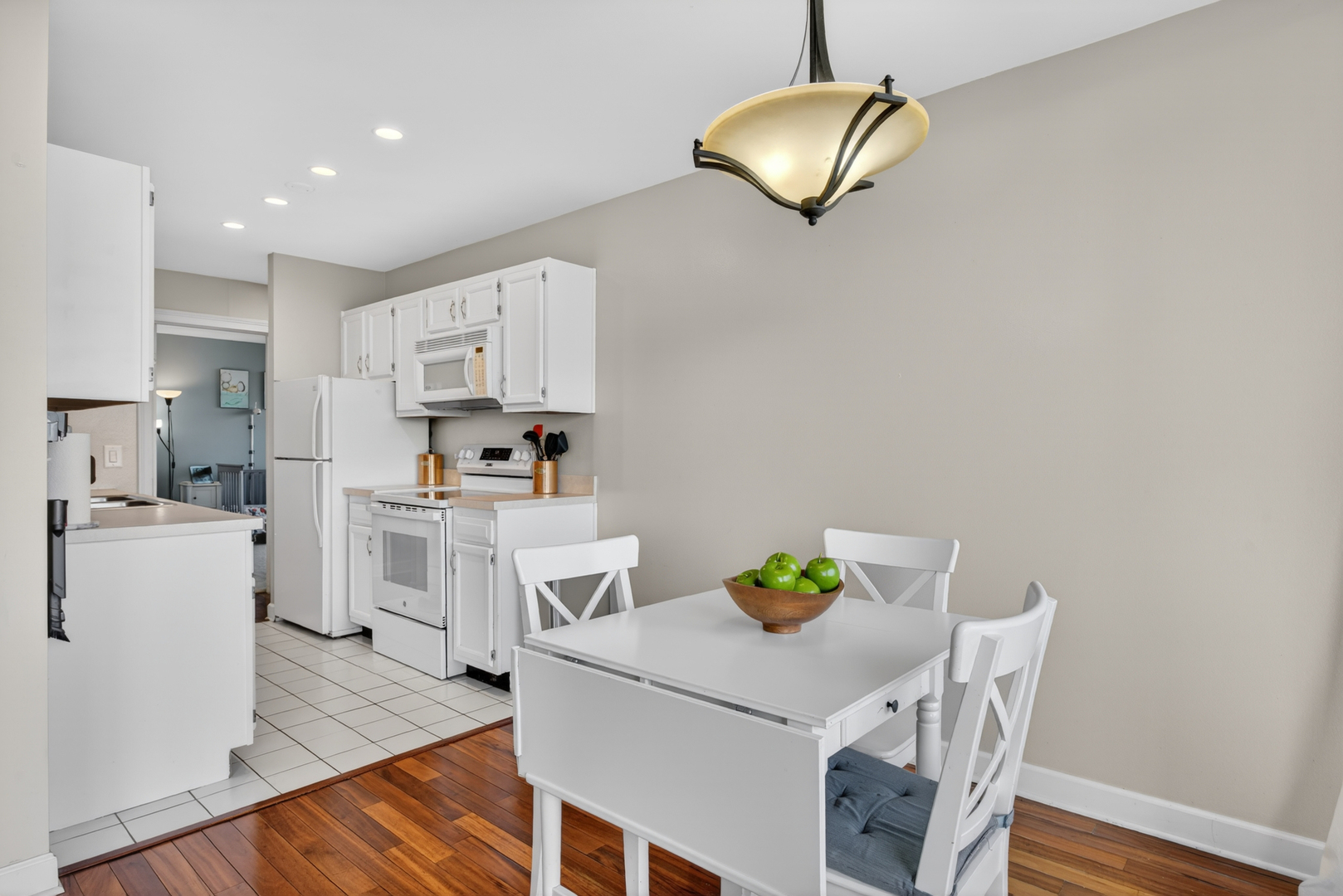 6010 Oakwood Drive #6A, Lisle, IL 60532