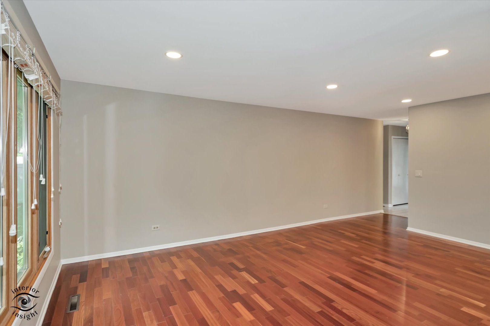 1130 Laureli Circle, Naperville, IL 60540