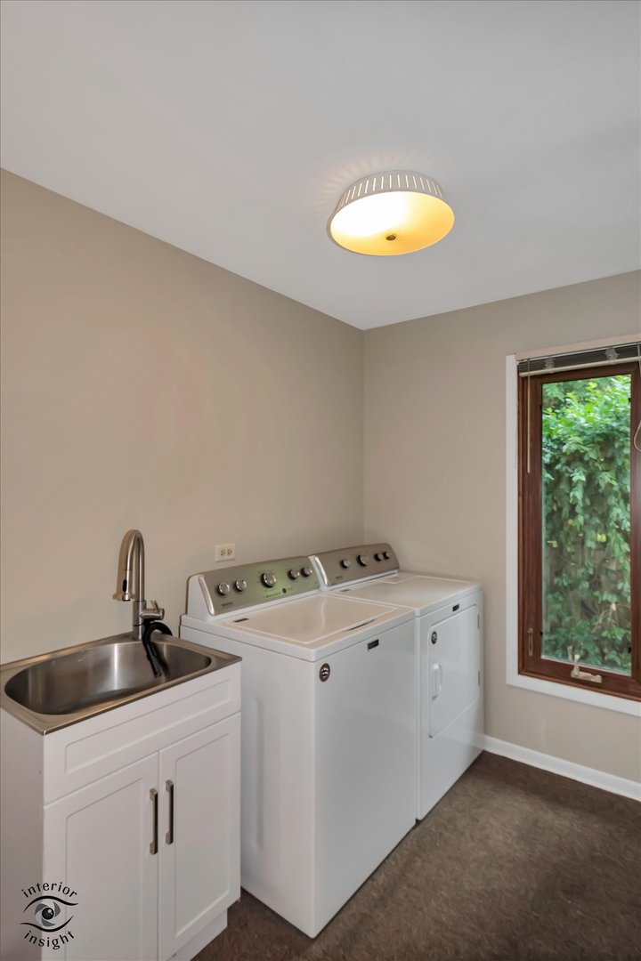1130 Laureli Circle, Naperville, IL 60540
