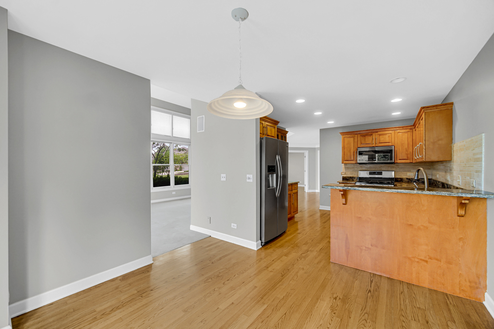815 King Henry Lane, St. Charles, IL 60174