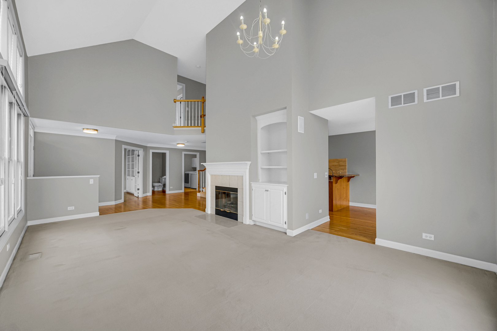 815 King Henry Lane, St. Charles, IL 60174