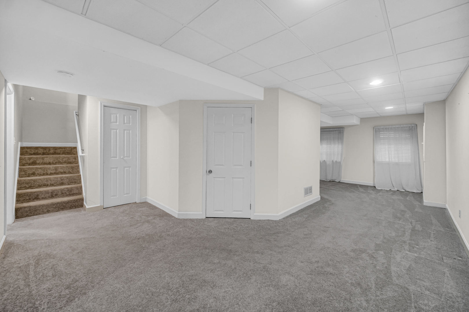 815 King Henry Lane, St. Charles, IL 60174