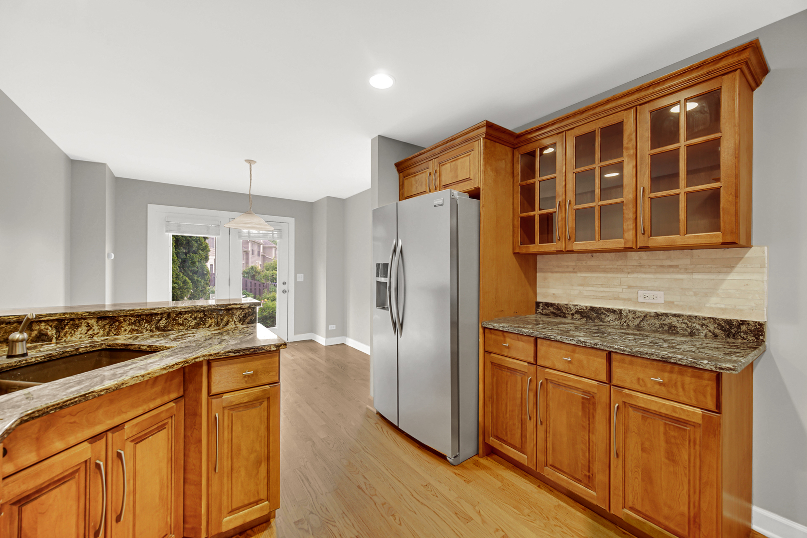 815 King Henry Lane, St. Charles, IL 60174
