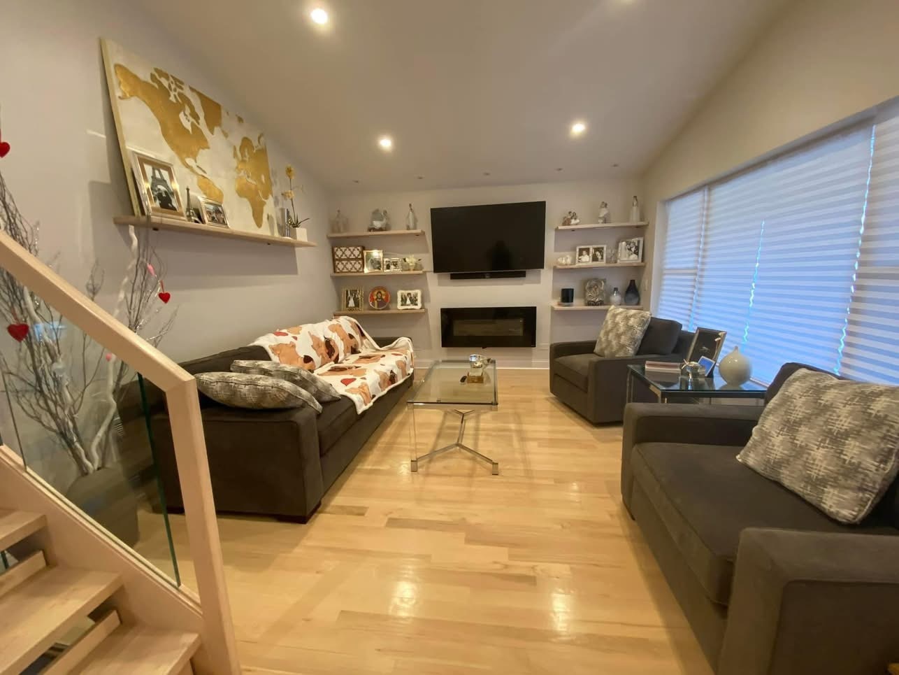 4532 Pershing Avenue, Downers Grove, IL 60515