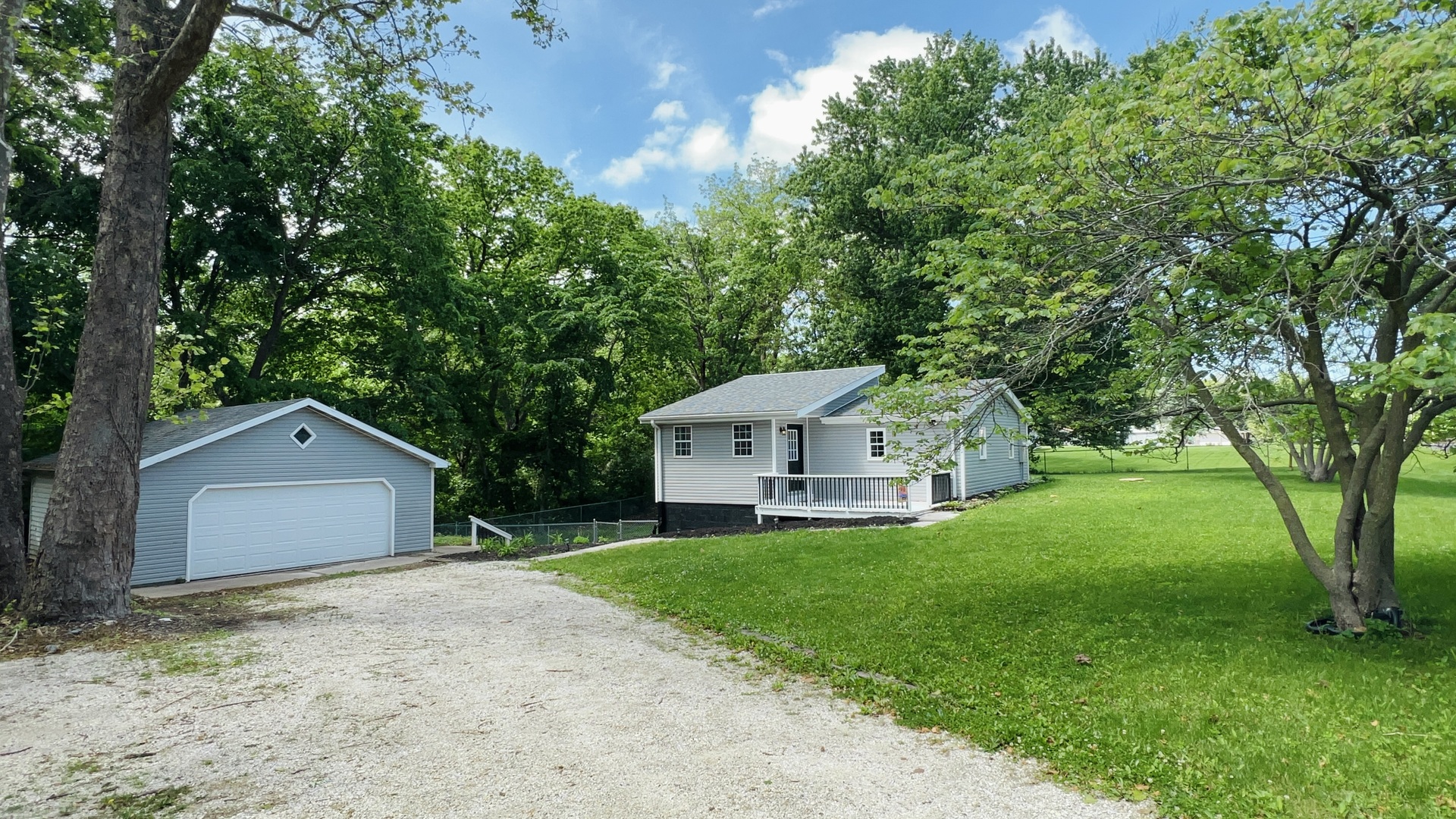 207 Hillman Street, Washington, IL 61571