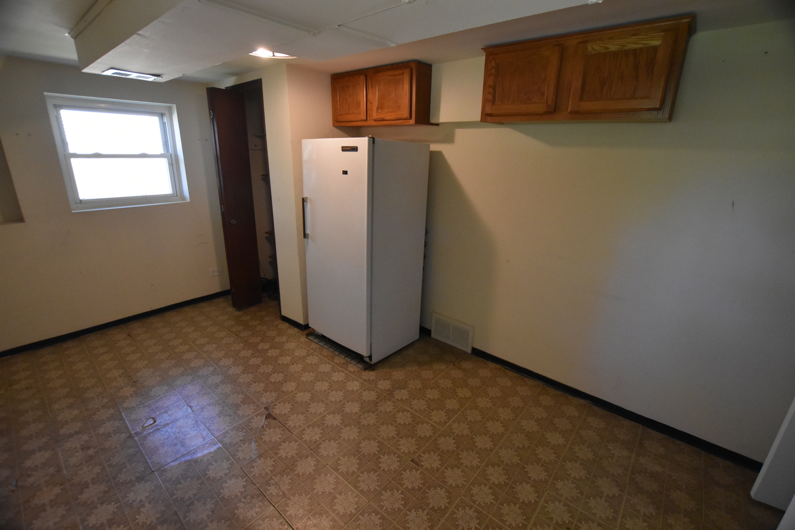7852 Sprucewood Avenue, Woodridge, IL 60517