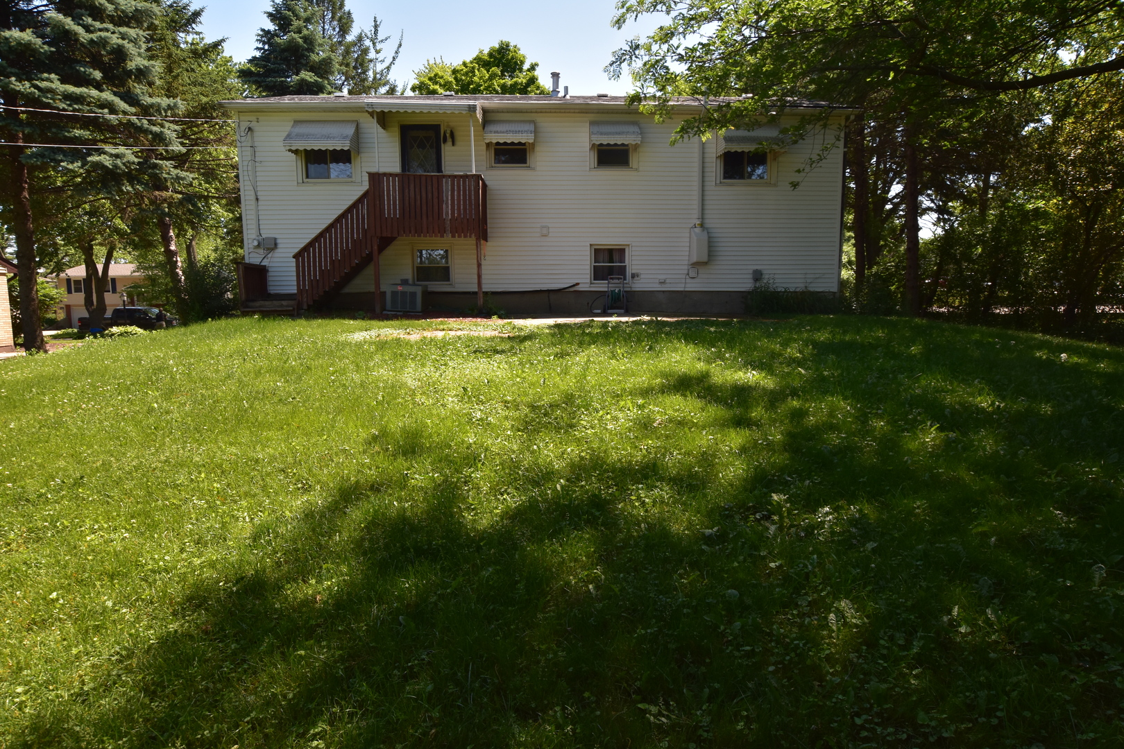 7852 Sprucewood Avenue, Woodridge, IL 60517