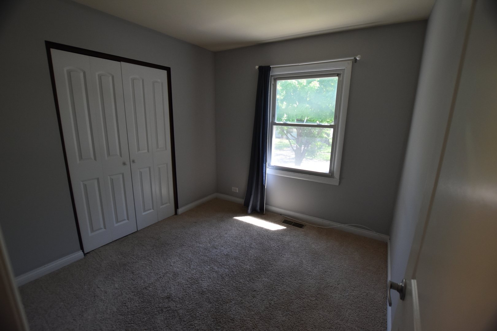 7852 Sprucewood Avenue, Woodridge, IL 60517