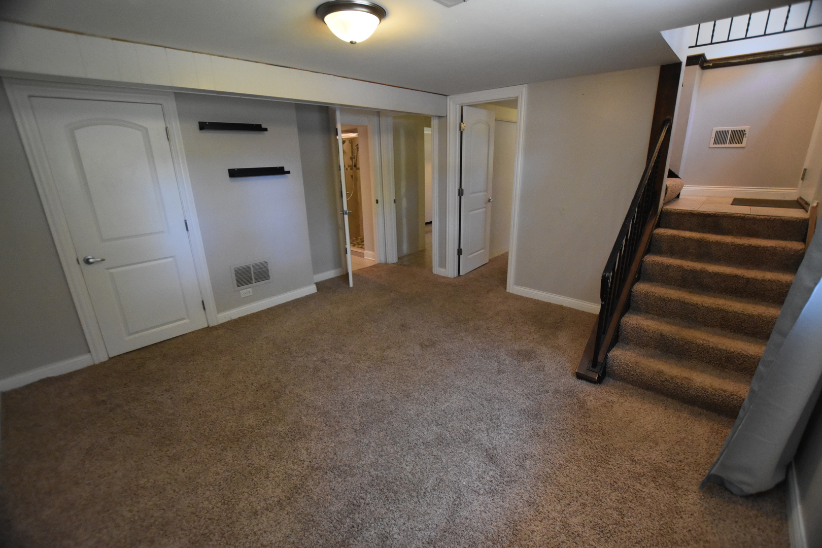 7852 Sprucewood Avenue, Woodridge, IL 60517