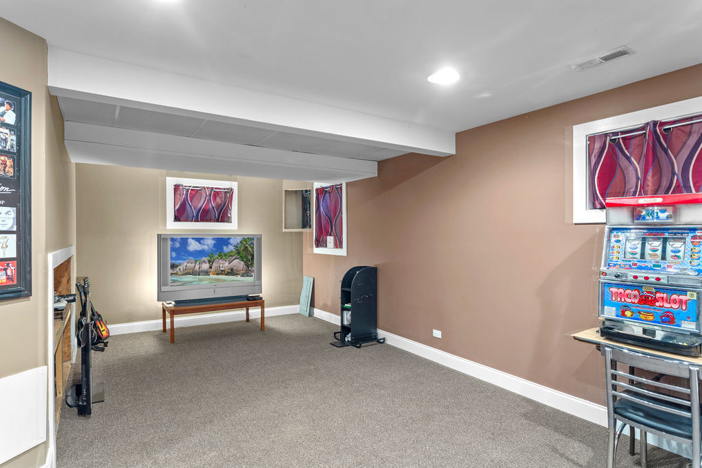 2100 59th Streets, Downers Grove, IL 60516
