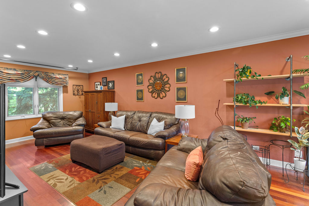 2100 59th Streets, Downers Grove, IL 60516