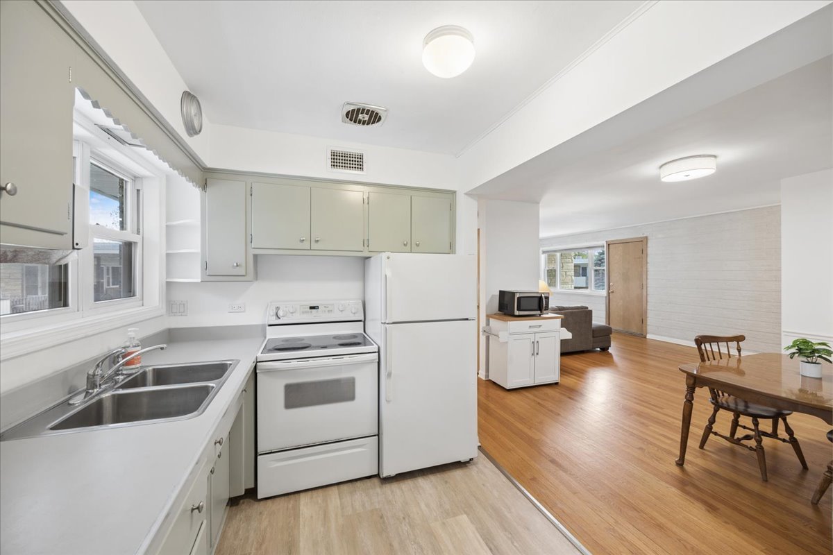 5 Garden Drive #5, La Grange Park, IL 60526