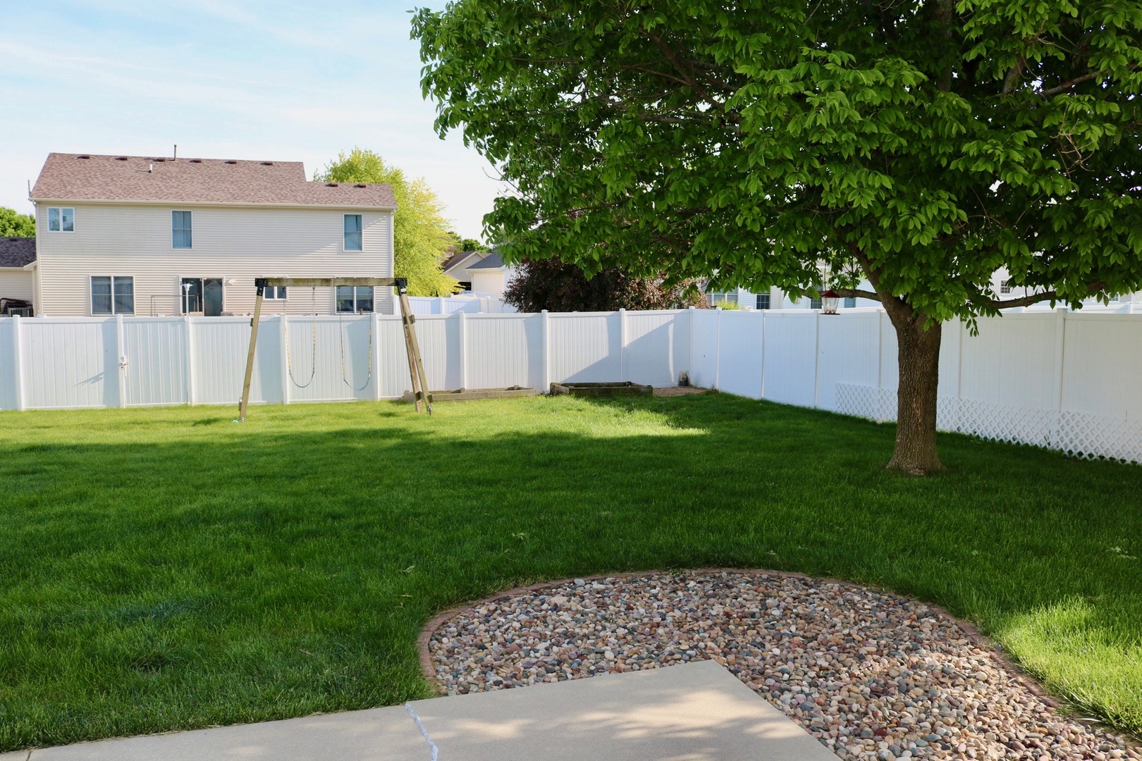 305 Prairieview Drive, Hudson, IL 61748