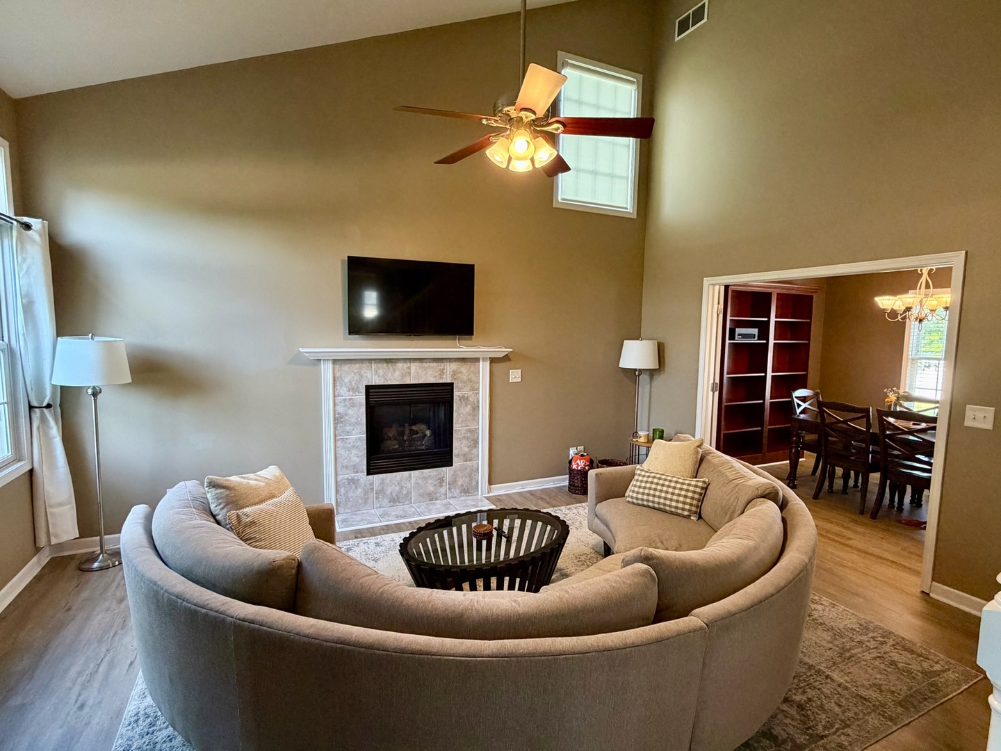305 Prairieview Drive, Hudson, IL 61748