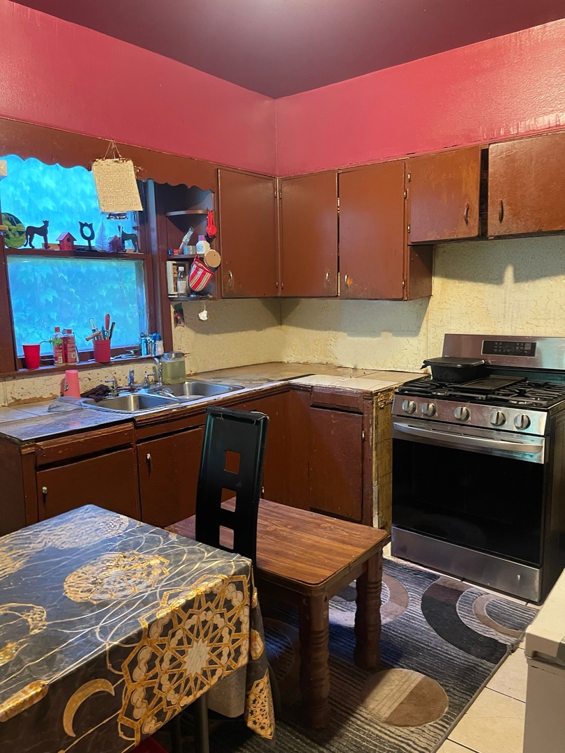 7241 S Carpenter Street, Chicago, IL 60621