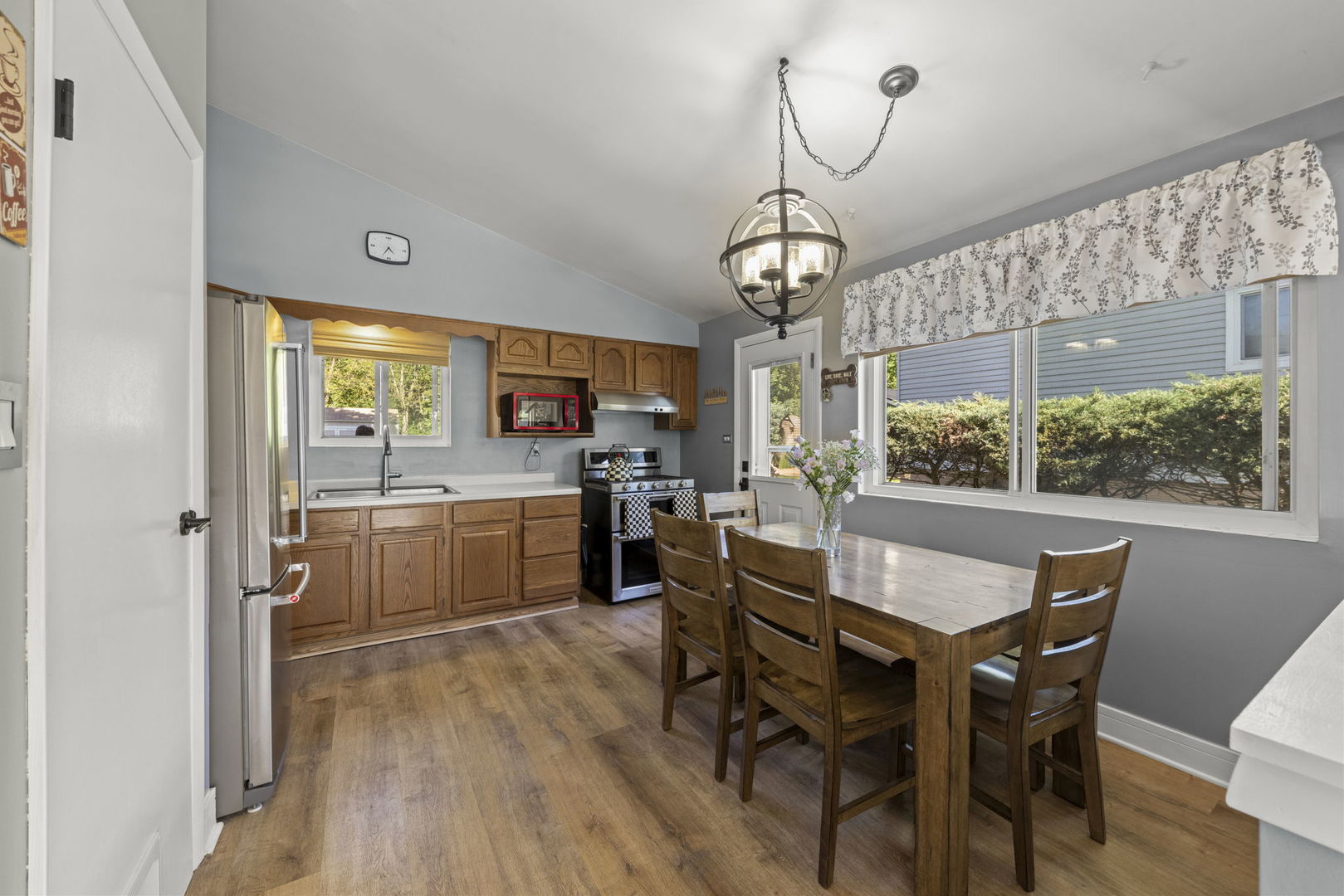 65 N Glenview Avenue, Lombard, IL 60148