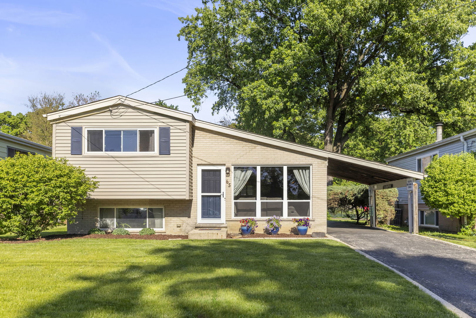 65 N Glenview Avenue, Lombard, IL 60148