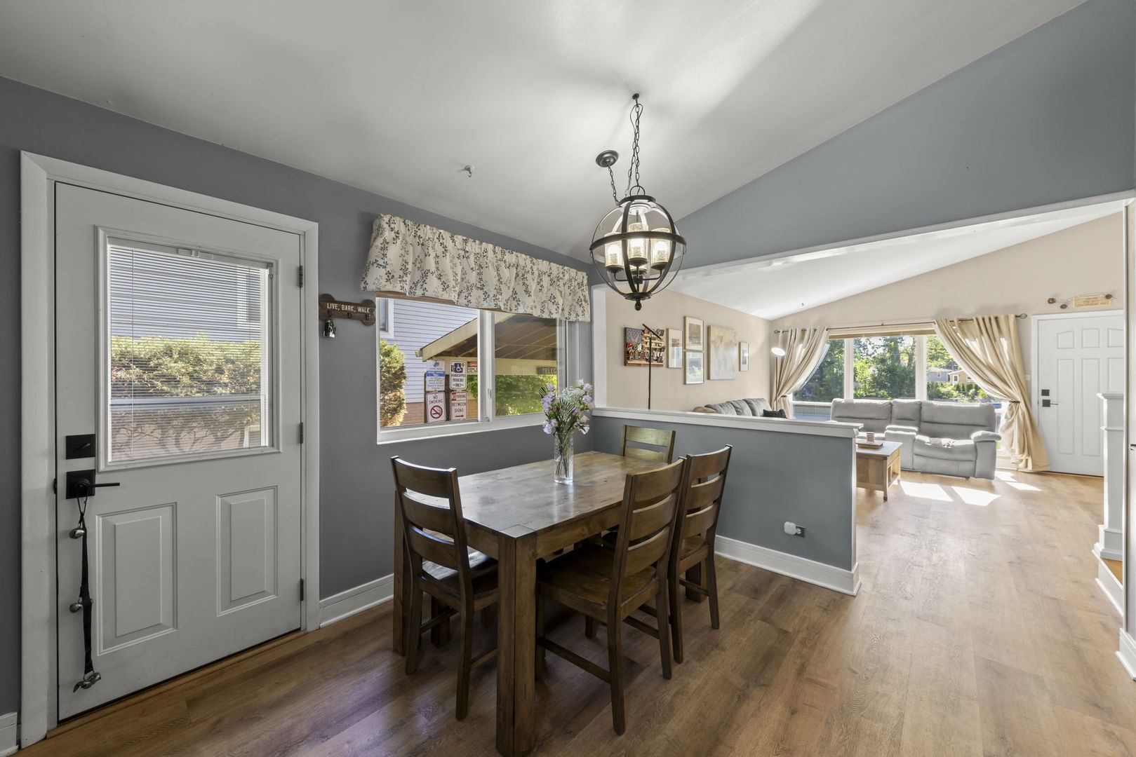 65 N Glenview Avenue, Lombard, IL 60148