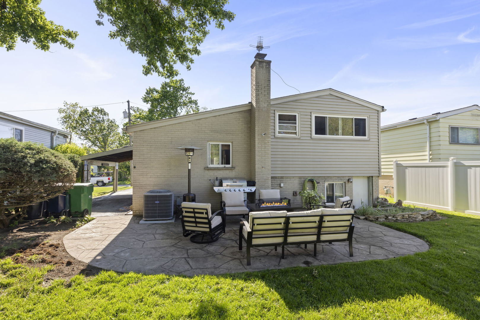 65 N Glenview Avenue, Lombard, IL 60148