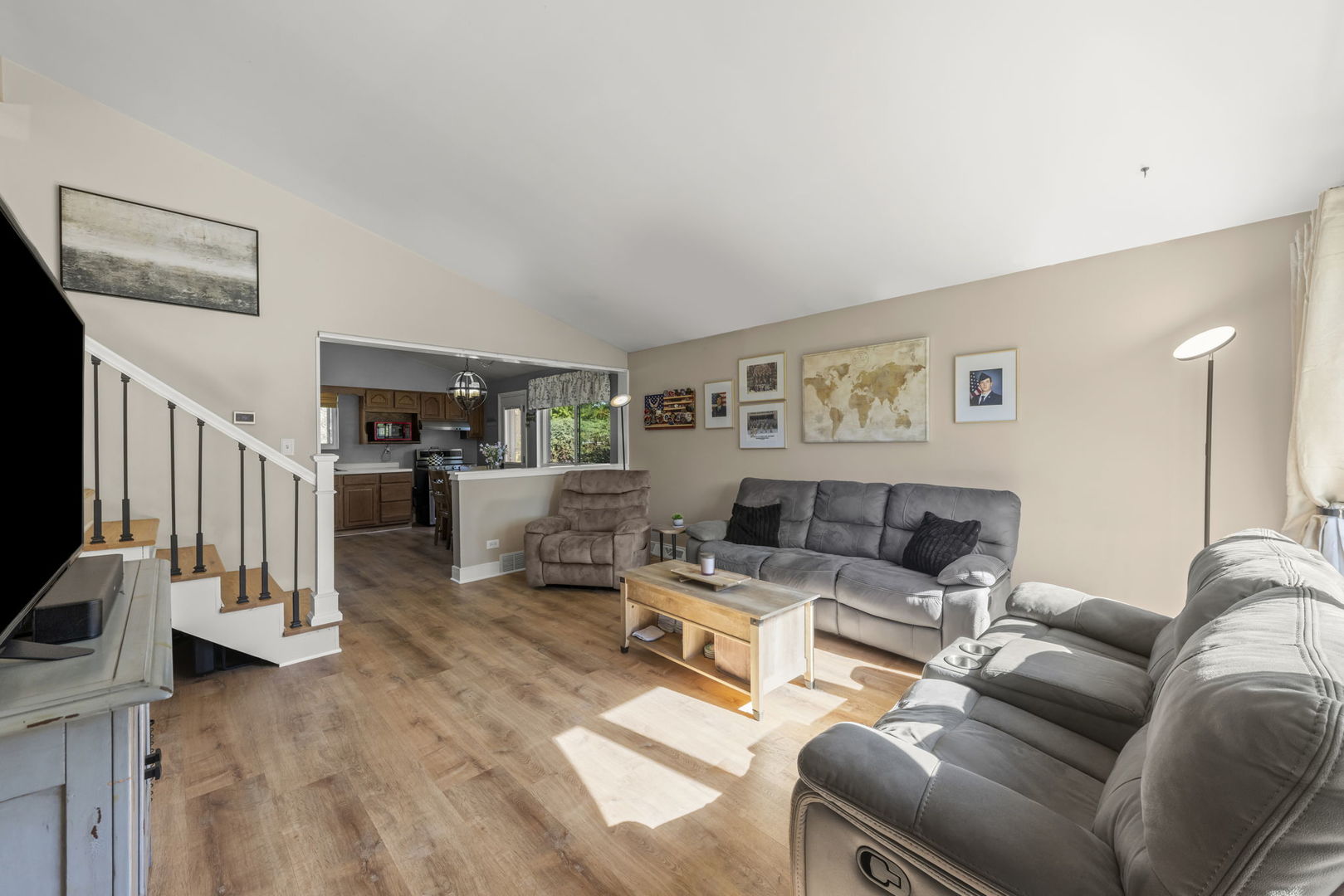 65 N Glenview Avenue, Lombard, IL 60148
