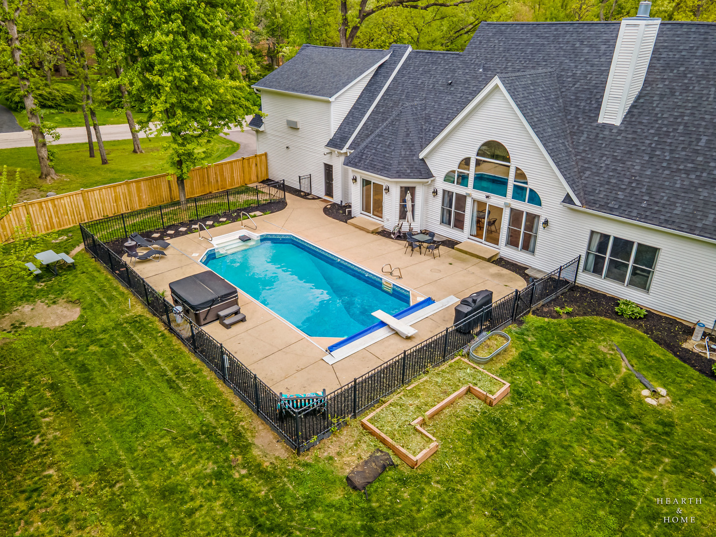 5901 Whiting Drive, McHenry, IL 60050