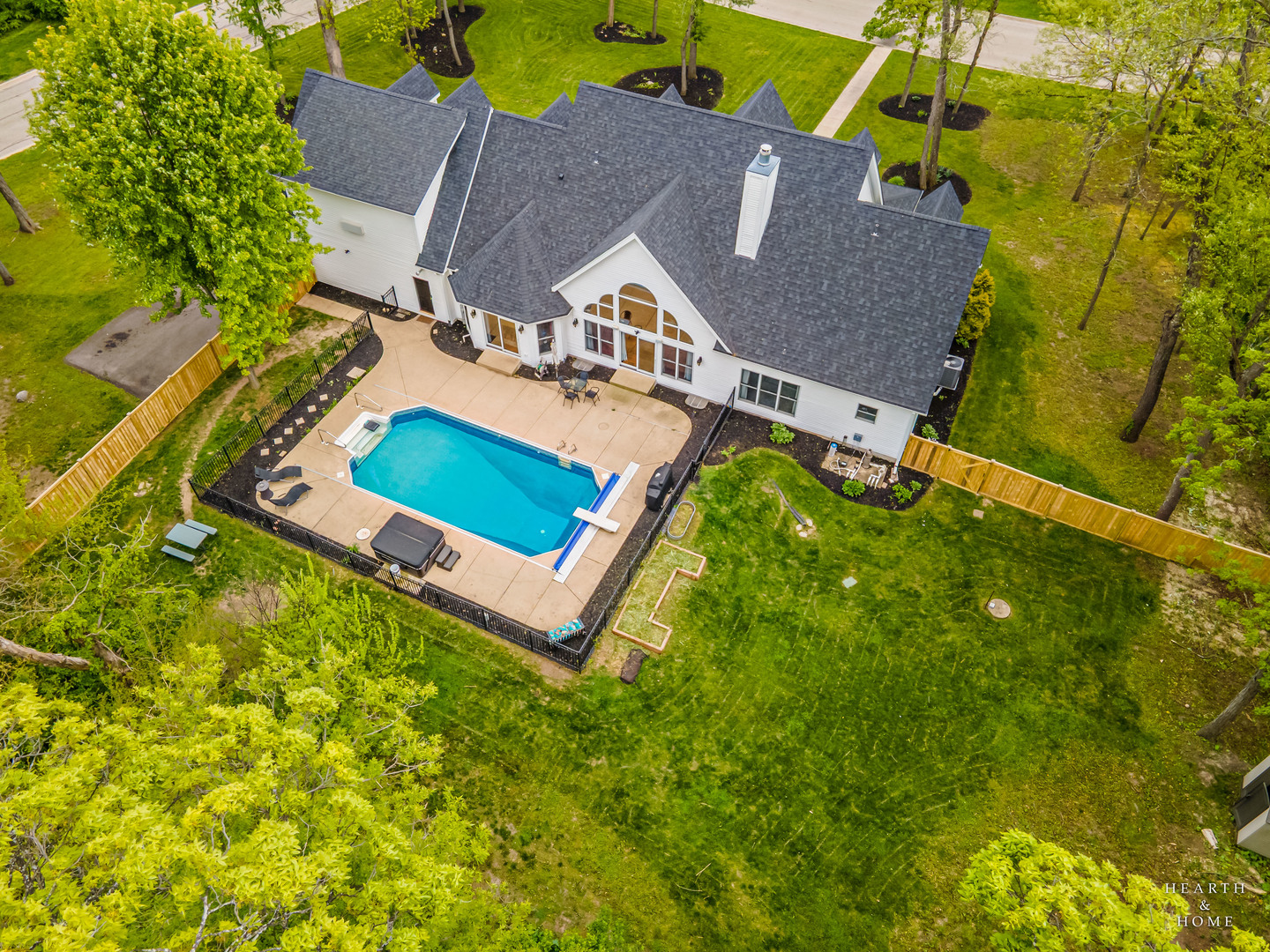5901 Whiting Drive, McHenry, IL 60050