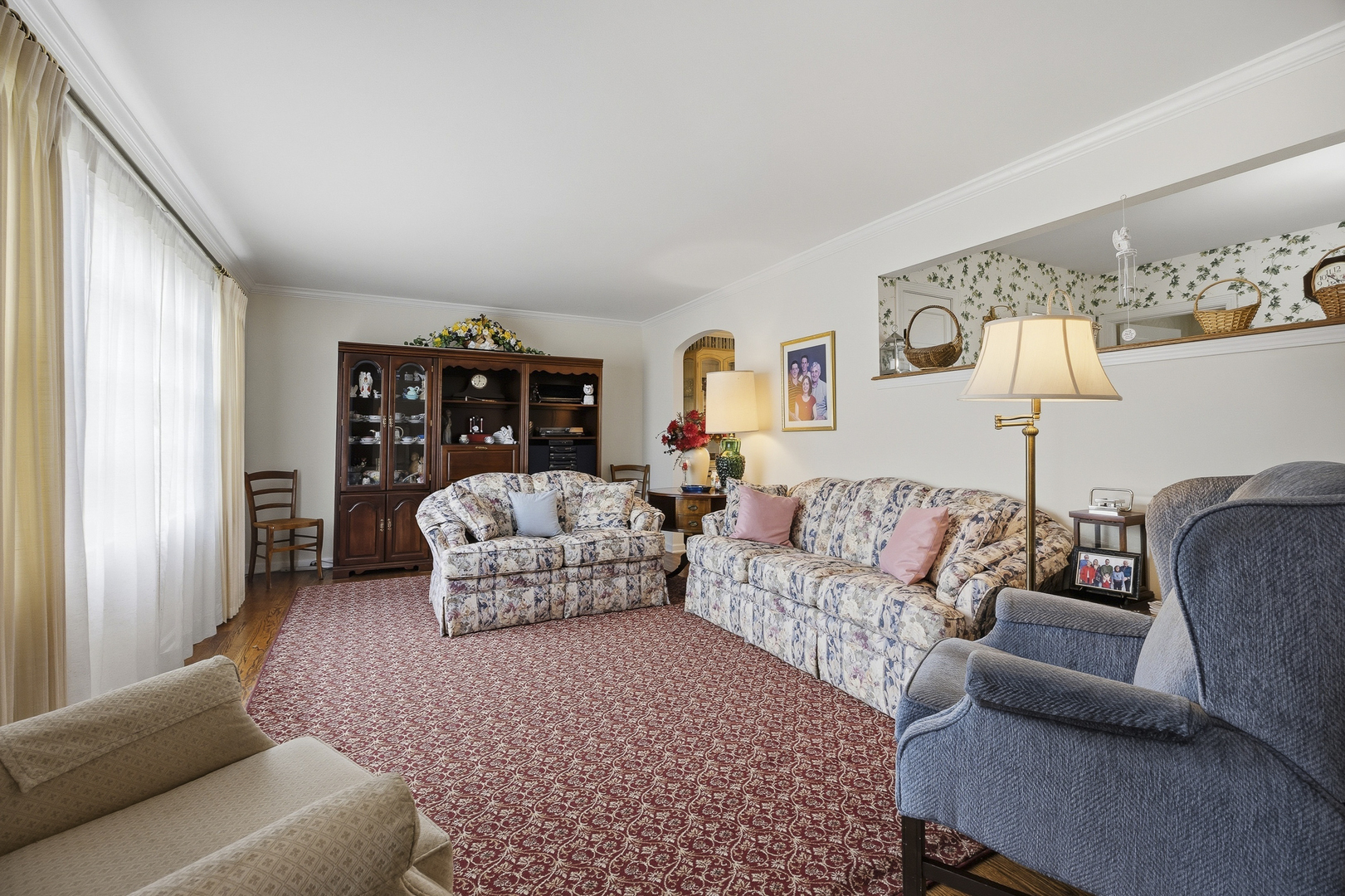 27W231 Bolles Avenue, Winfield, IL 60190