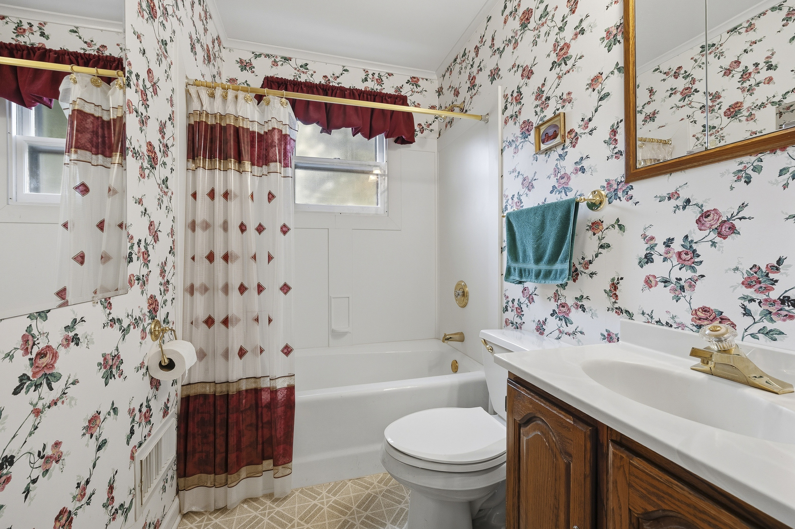 27W231 Bolles Avenue, Winfield, IL 60190