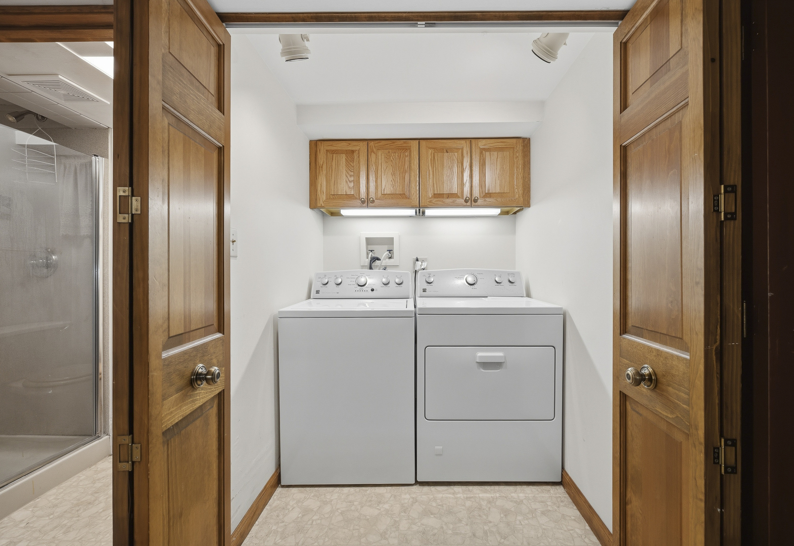 27W231 Bolles Avenue, Winfield, IL 60190