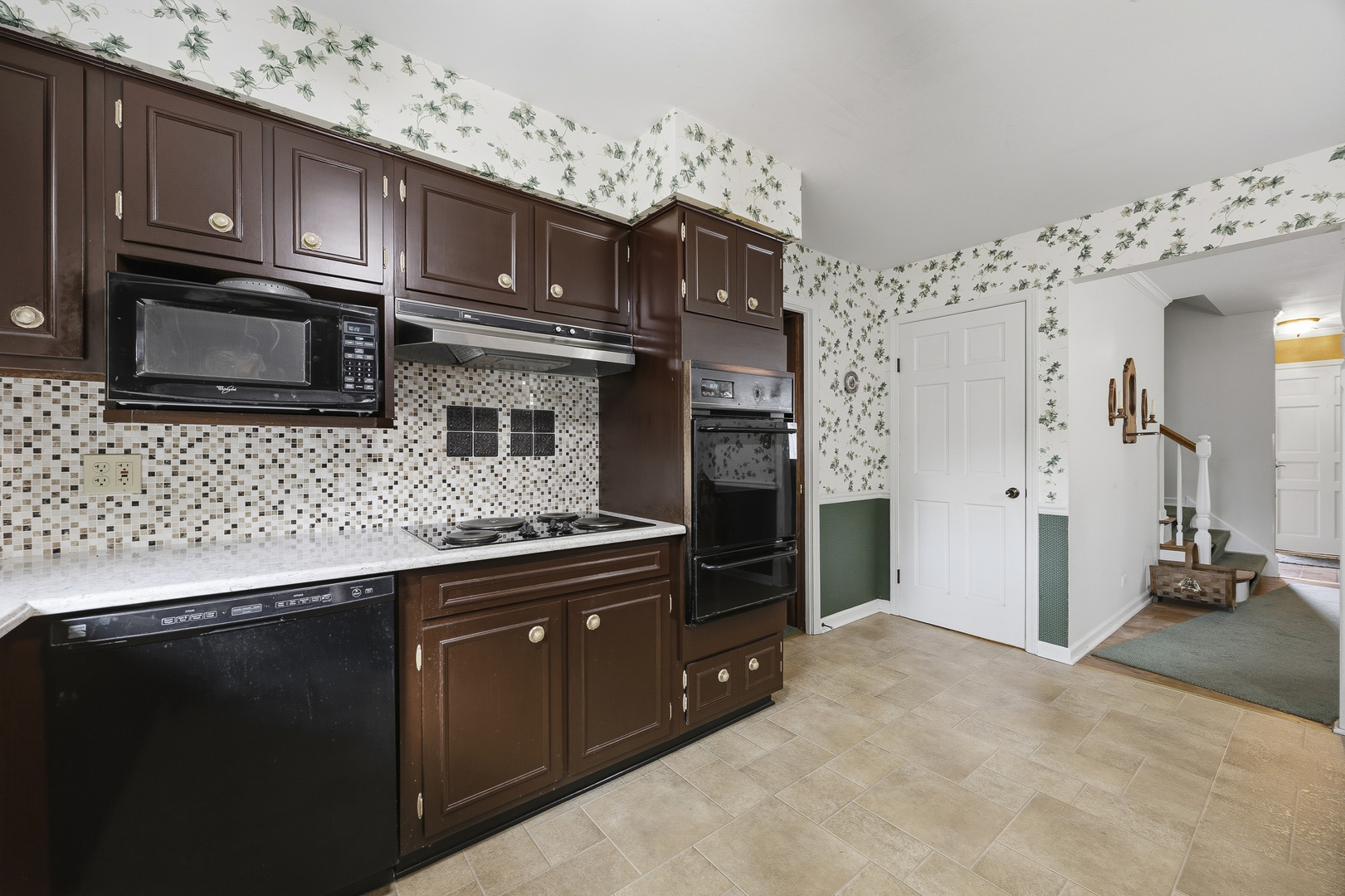 27W231 Bolles Avenue, Winfield, IL 60190