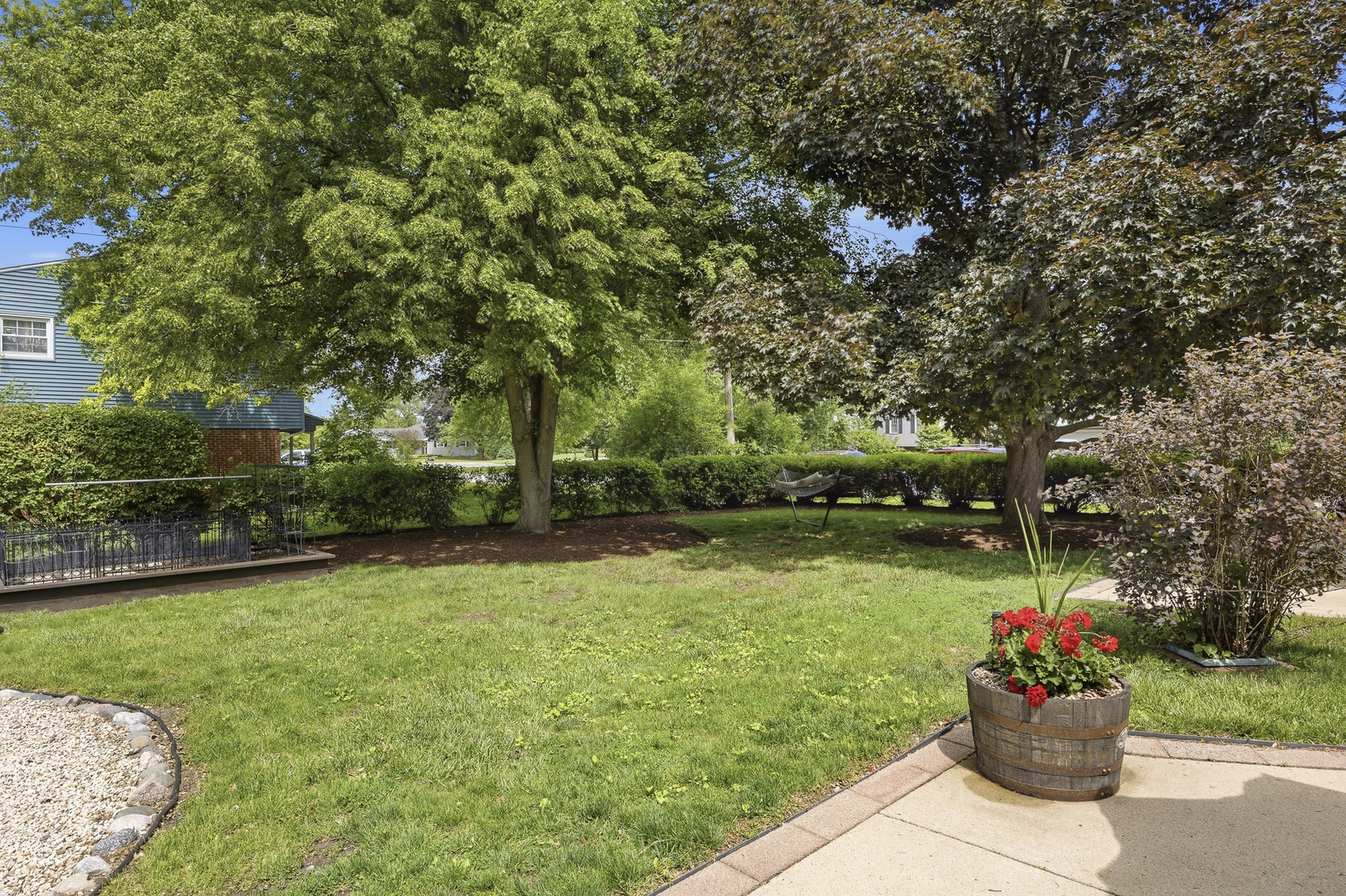 27W231 Bolles Avenue, Winfield, IL 60190