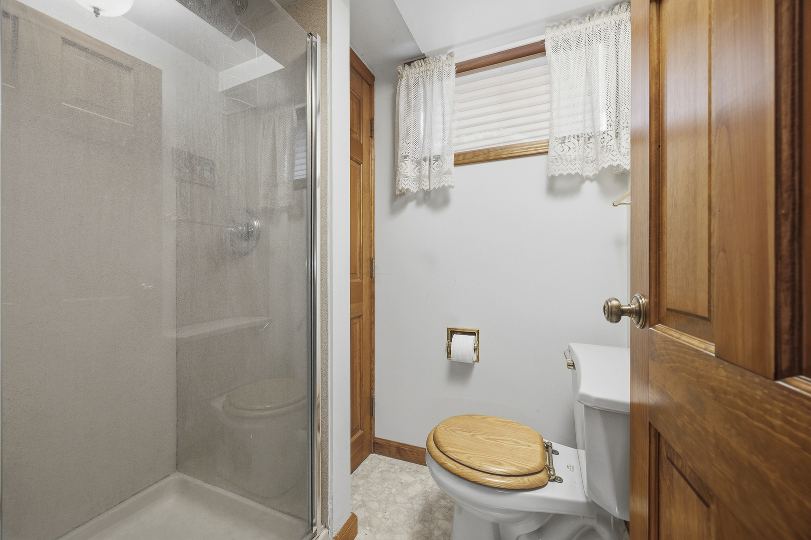 27W231 Bolles Avenue, Winfield, IL 60190