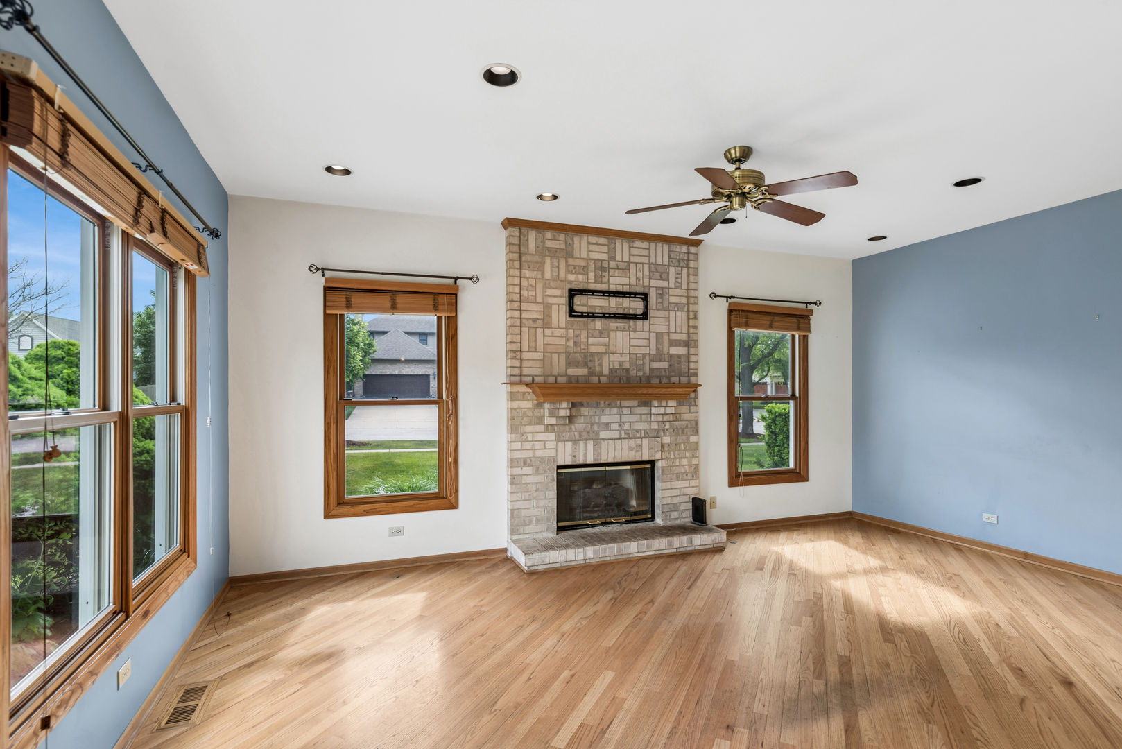 615 Wood Creek Drive, Antioch, IL 60002