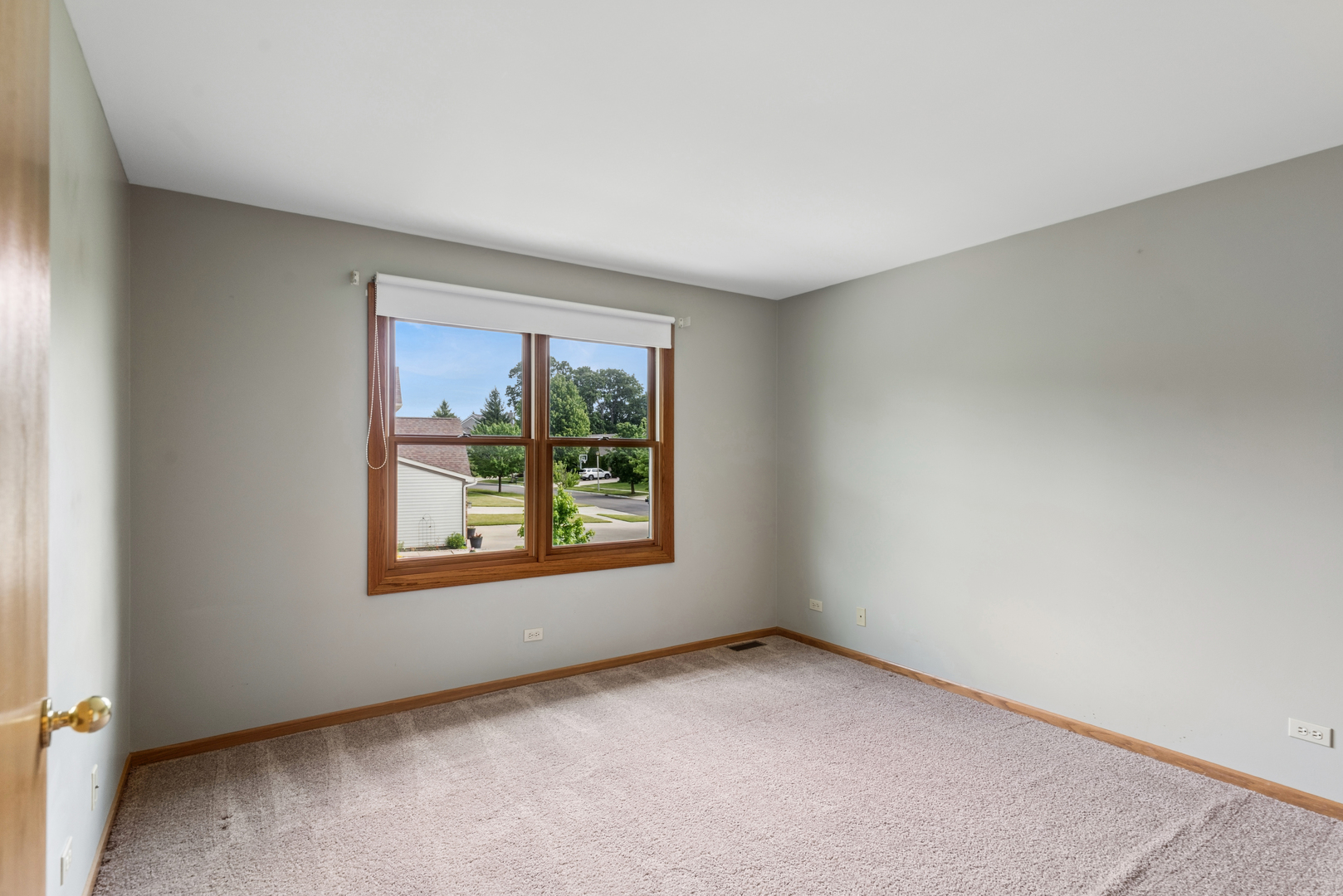 615 Wood Creek Drive, Antioch, IL 60002