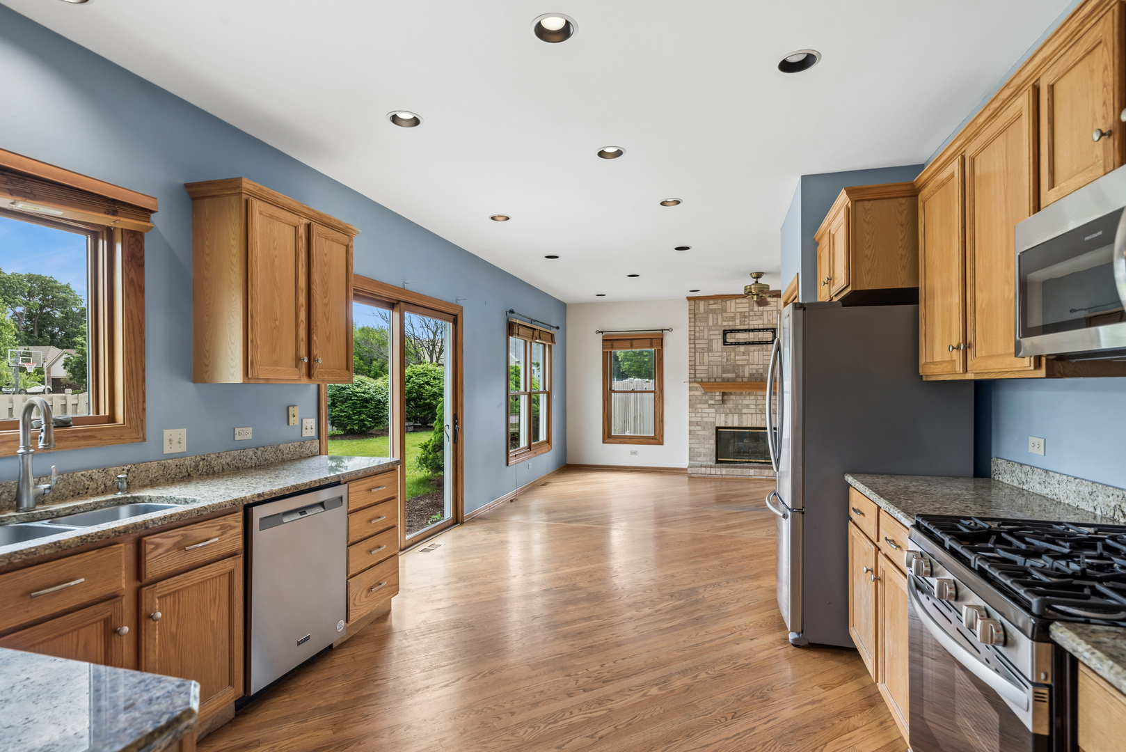 615 Wood Creek Drive, Antioch, IL 60002