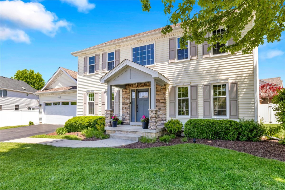1252 Walsh Drive, Yorkville, IL 60560
